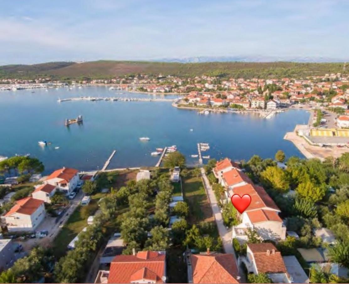 Apartman Suky Sukošan Esterno foto