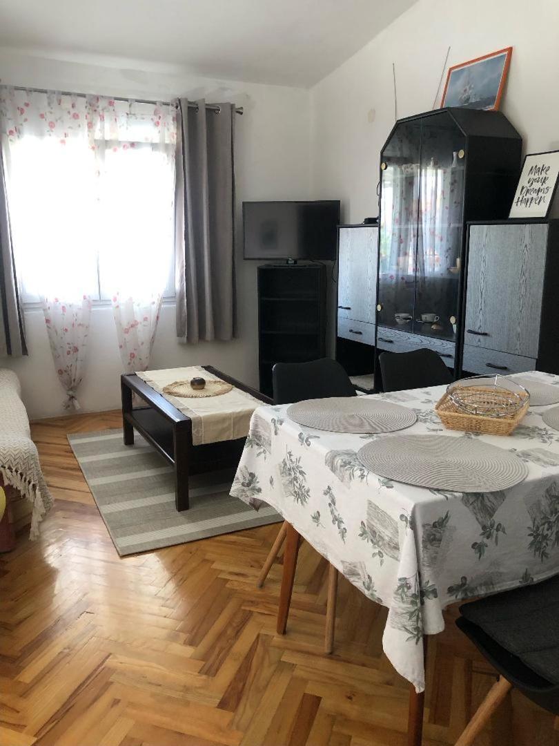 Apartman Suky Sukošan Esterno foto