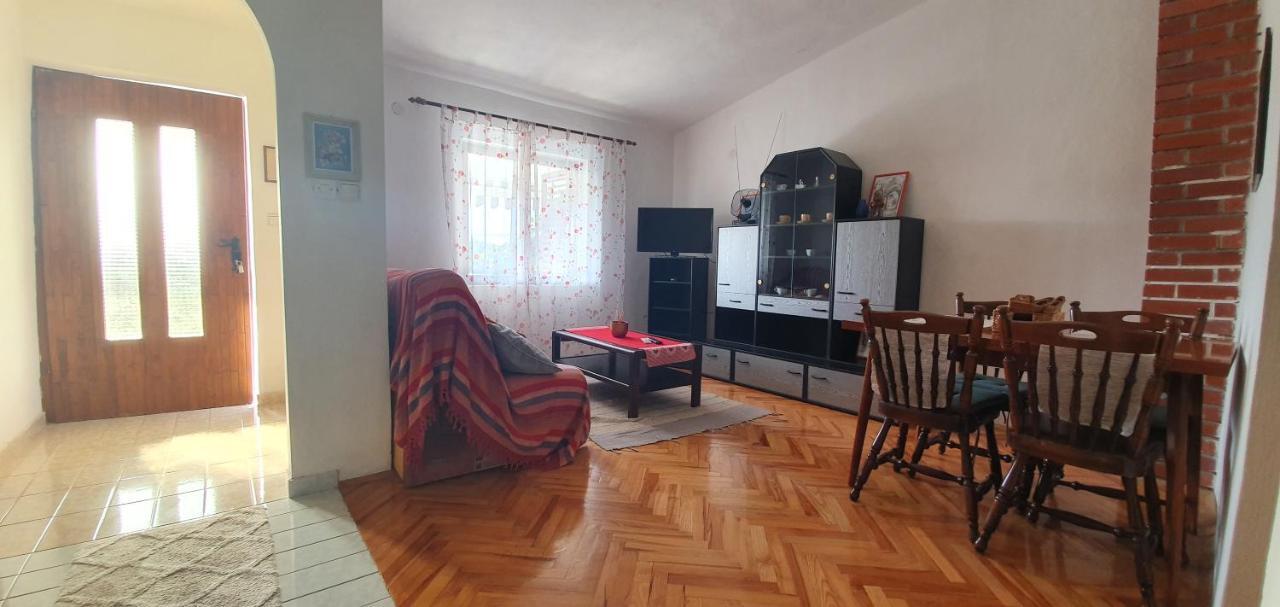 Apartman Suky Sukošan Esterno foto
